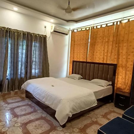 Hotel Santi Palace Bokakhat Luaran gambar